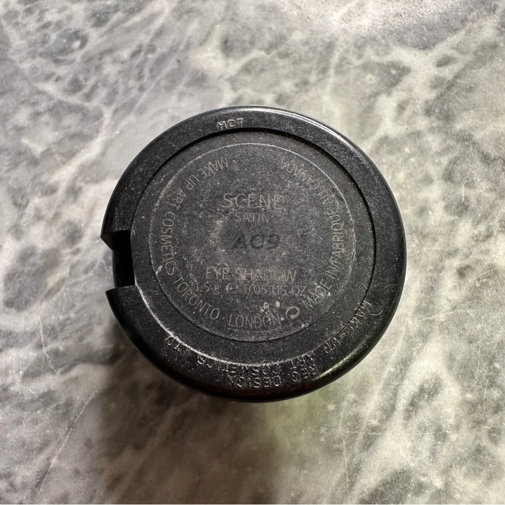 Mac Cosmetics‎ Satin Eyeshadow Scene